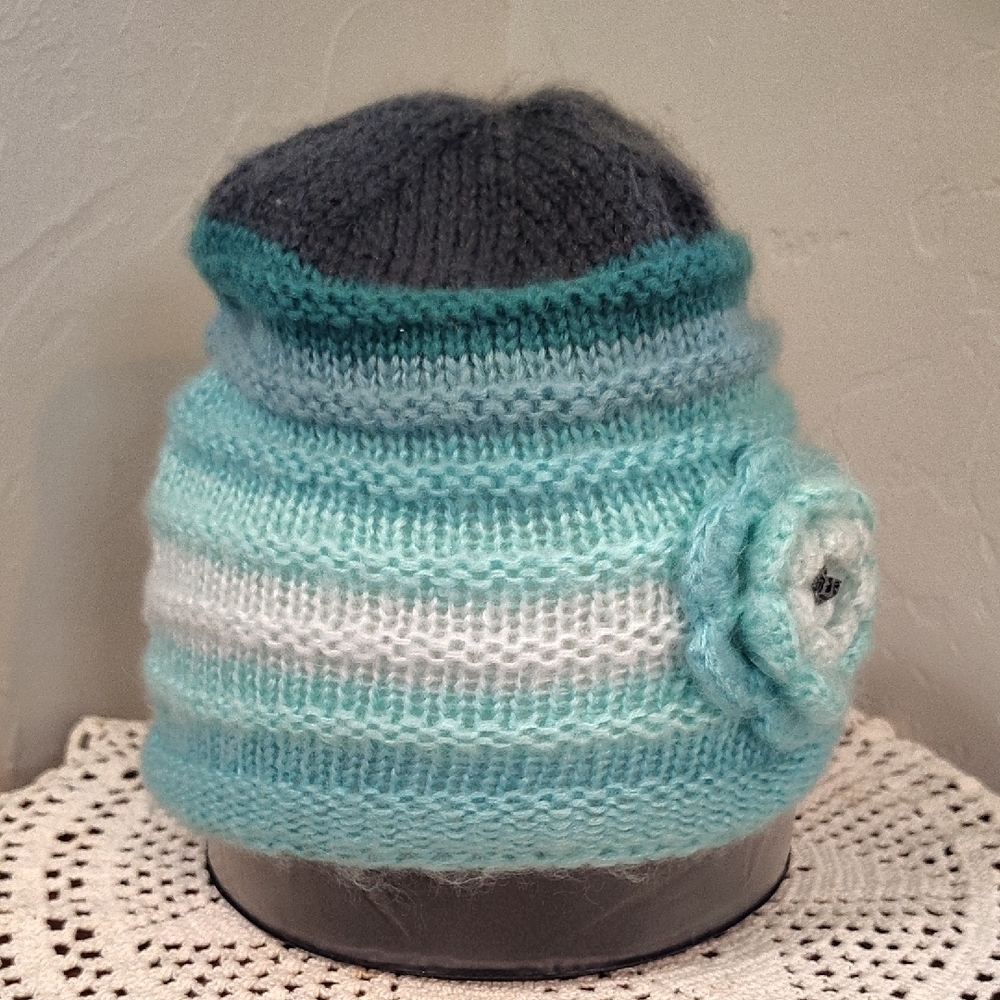 PrAna Winter Hat Green Ombre Colors Flower Detail Beenie